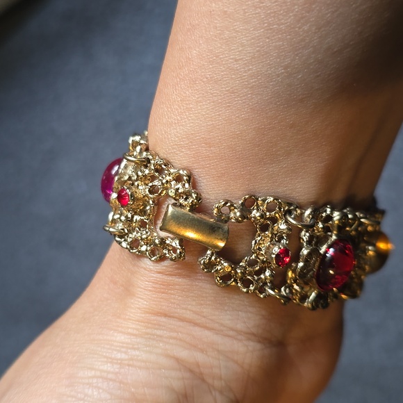 Vintage Gold Tone Ornate Bracelet with Multicolor Stones VGUC - Picture 7 of 14